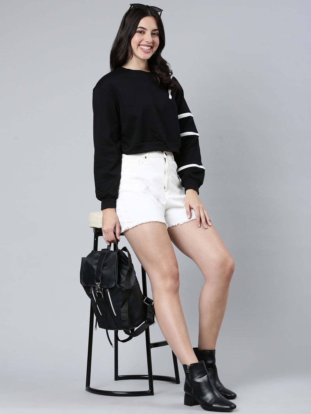 Women Solid Black Crop Sweatshirt