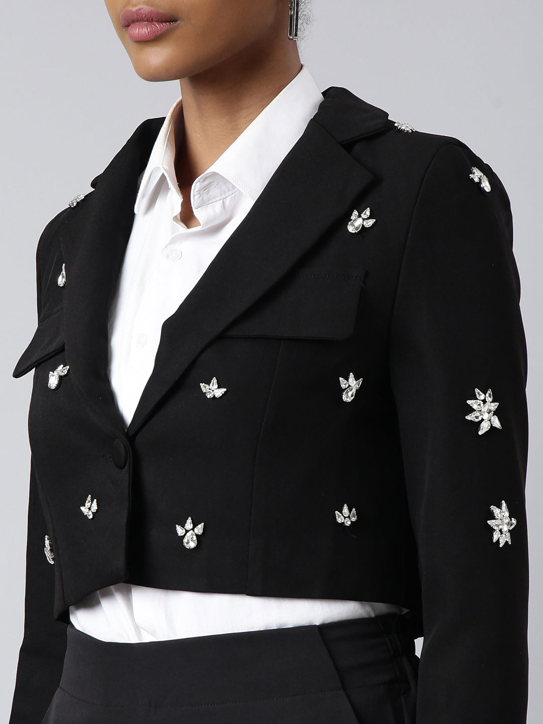 Women's Black Embellished Single-Breasted Cotton Crop Blazer