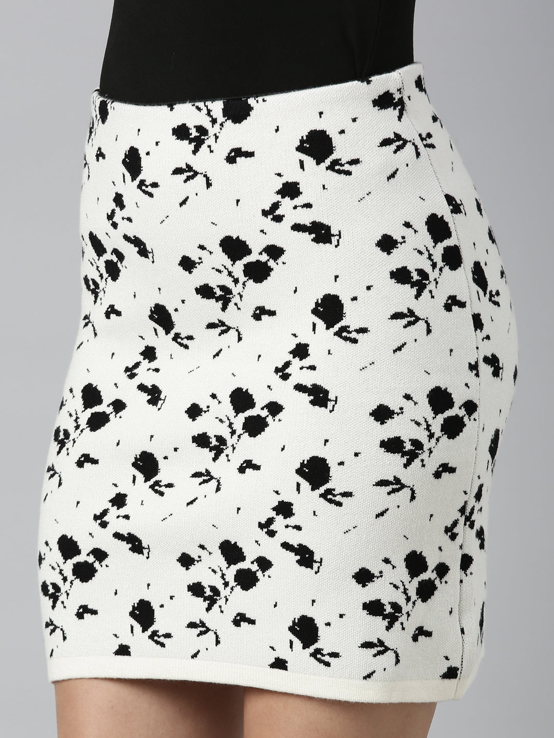 Women Abstract Cream Pencil Mini Skirt