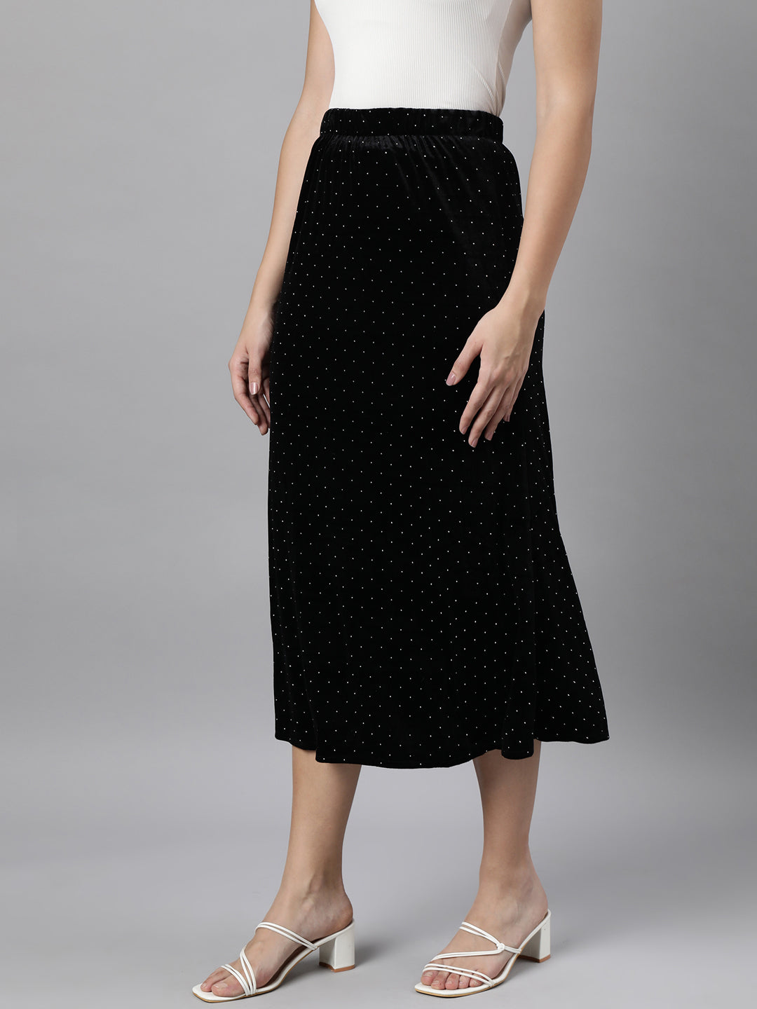 Women Solid Black A-Line Midi Skirt