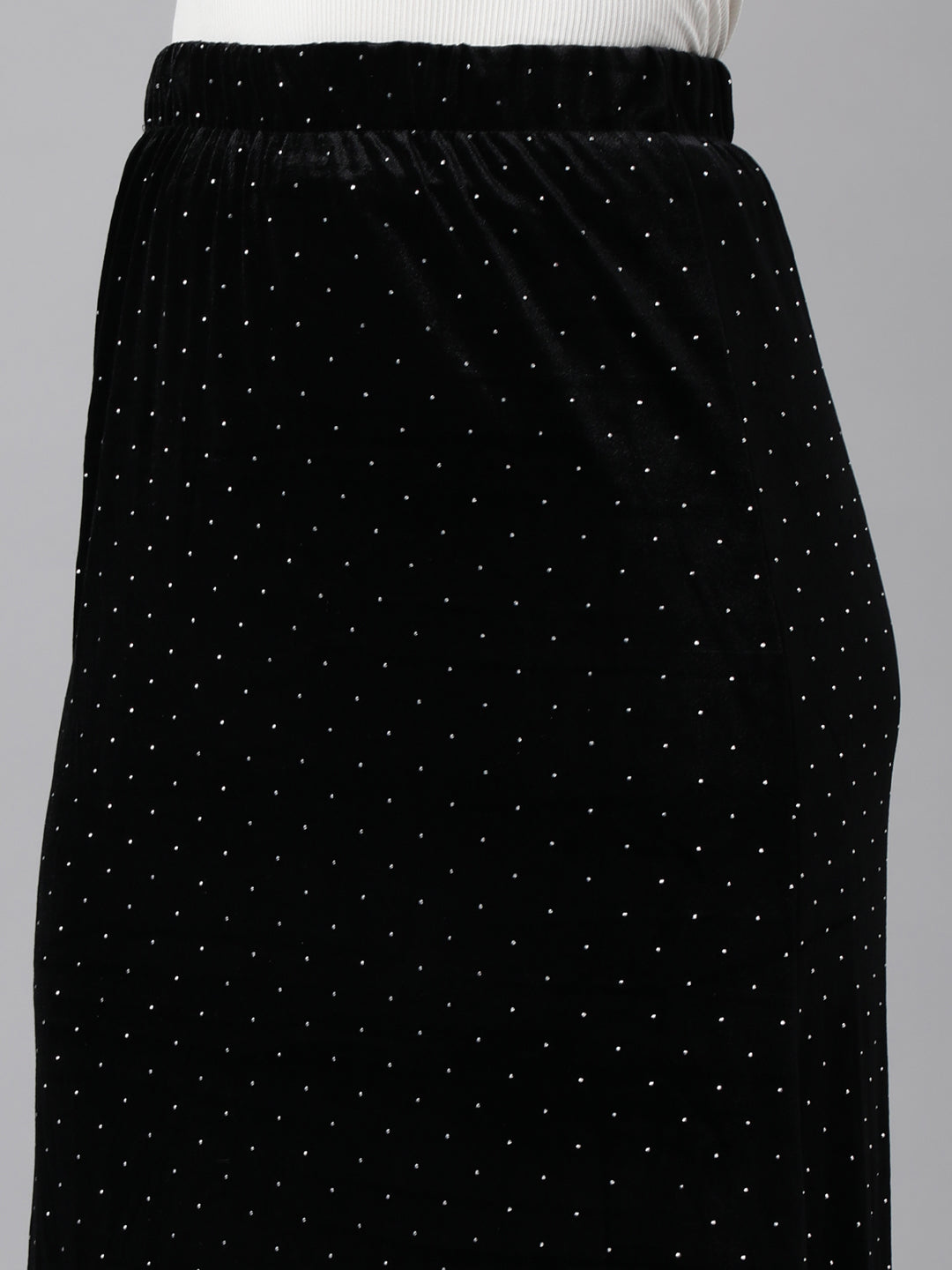 Women Solid Black A-Line Midi Skirt