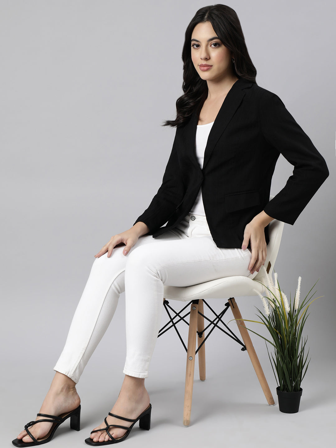 Women Black Single-Breasted Blazer