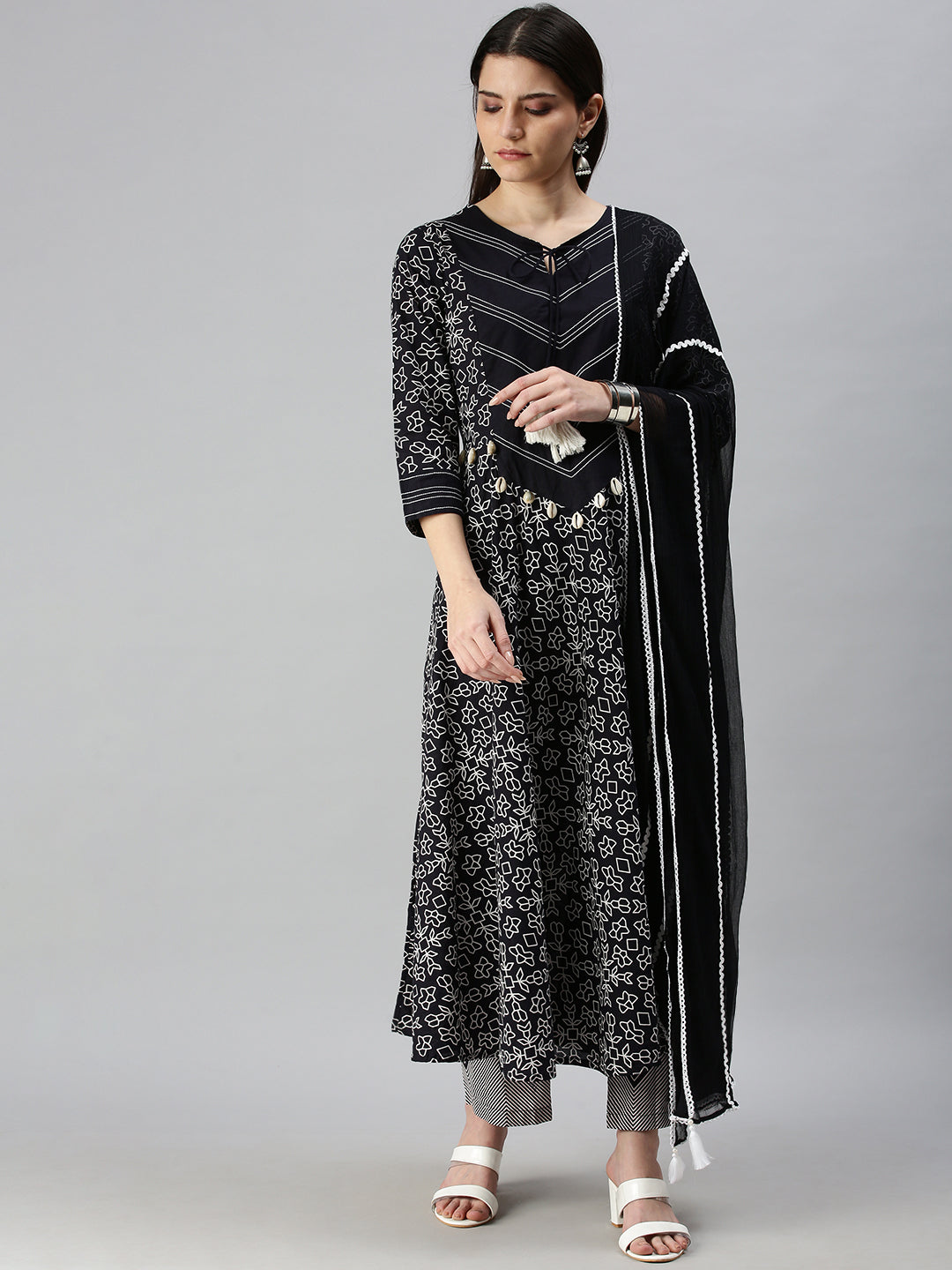 Women's Navy Blue Printed Kurta Sets