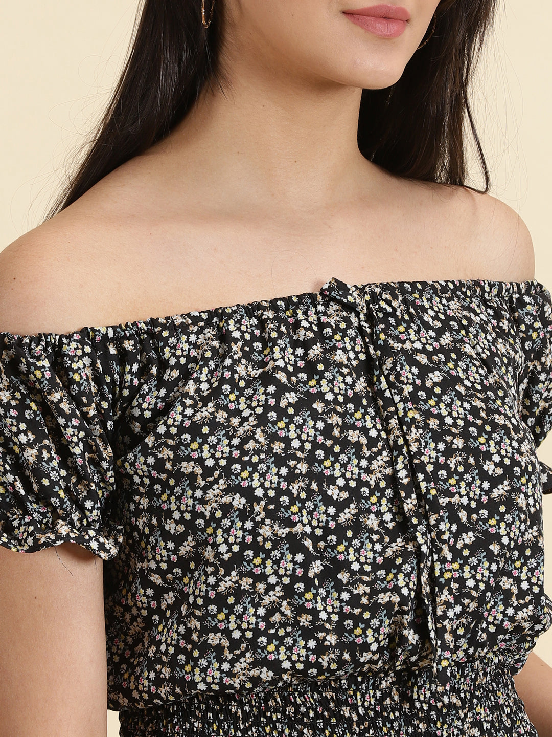 Women's Black Printed Cinched Waist Crop Top