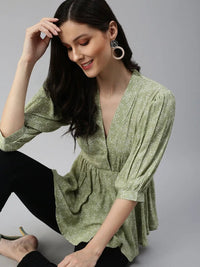 Women's Green Print Cinched Waist V-Neck Top