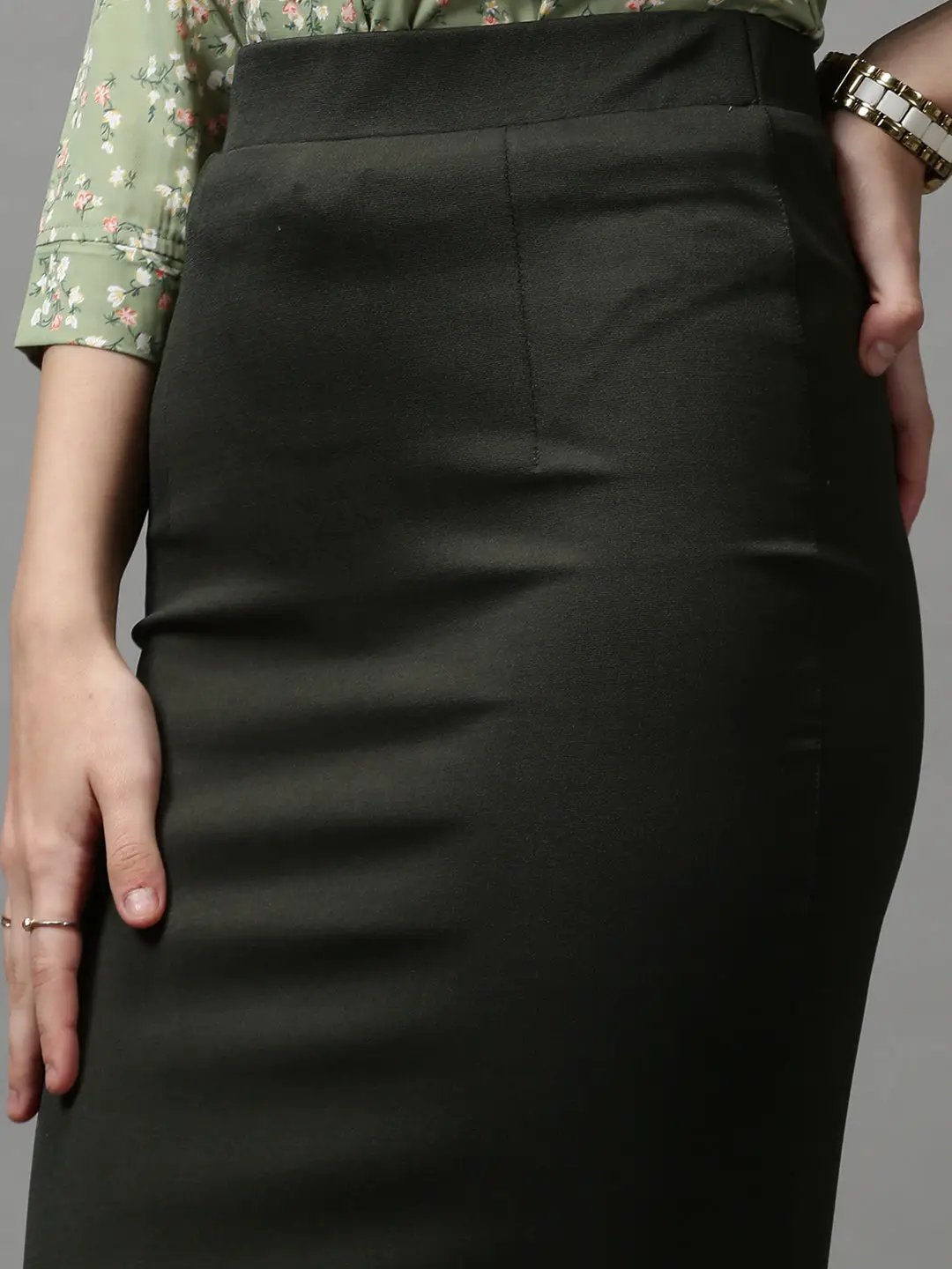 Women's Olive Solid Knee Length Pencil Skirt