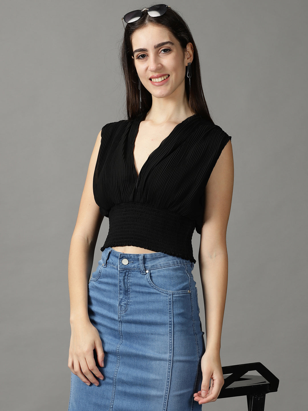 Women's Black Solid Cinched Waist Crop Top