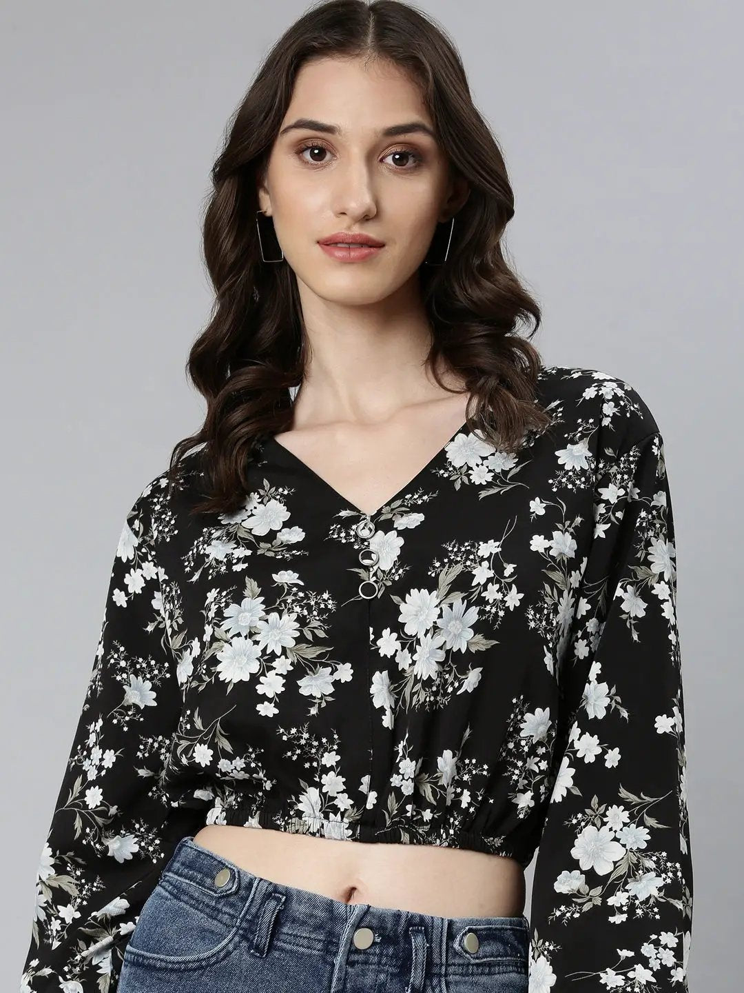 トップス fofofofa LEI BLOUSE / BLACK FLOWER Buy Women's Black Floral Printed Flared Sleeves Blouson Crop Top