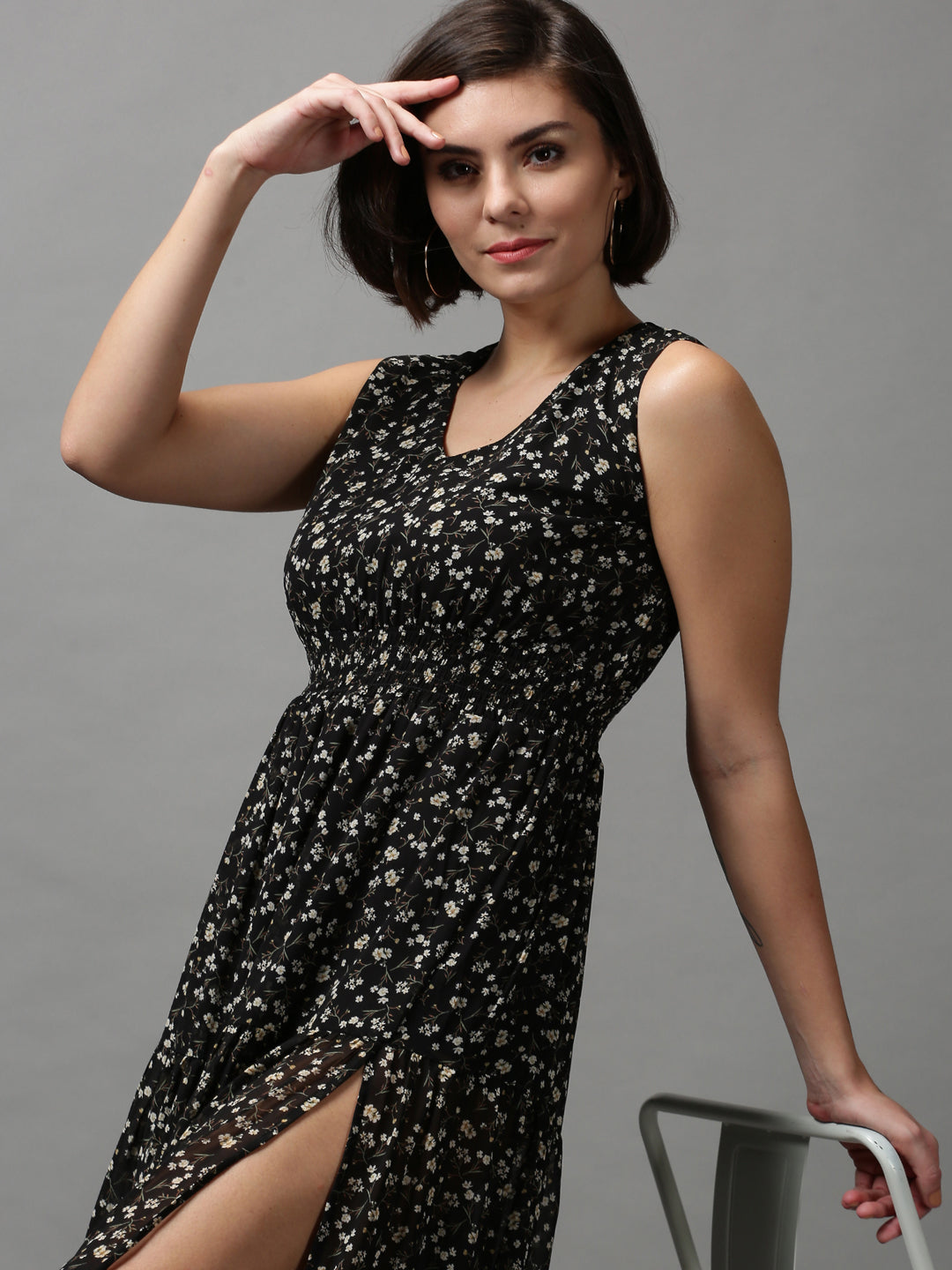 Women's Black Floral Printed V-Neck Georgette Midi Dress