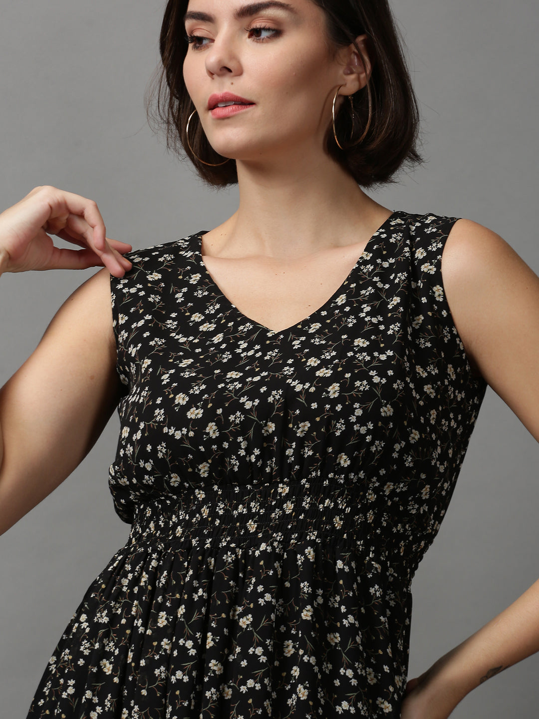 Women's Black Floral Printed V-Neck Georgette Midi Dress