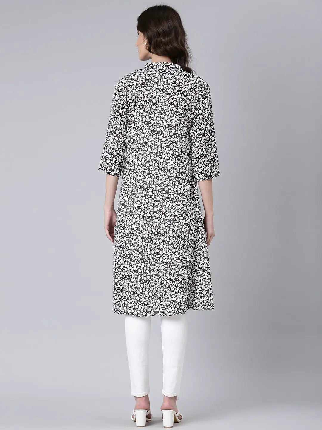 【ホワイト】ロゴジオメトリック柄 ジャージー ラップキュロット (WOMENS) ホワイト】ロゴジオメトリック柄 ジャージー ラップキュロット (WOMENS