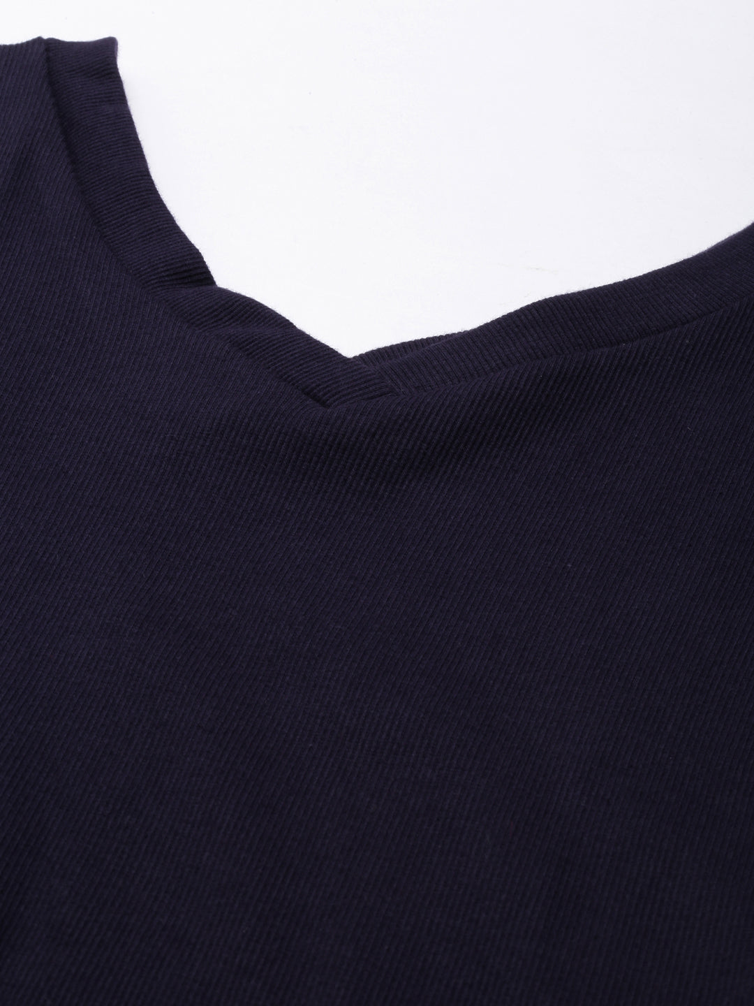 Women Navy Blue Solid Crop Slim Fit Tshirt