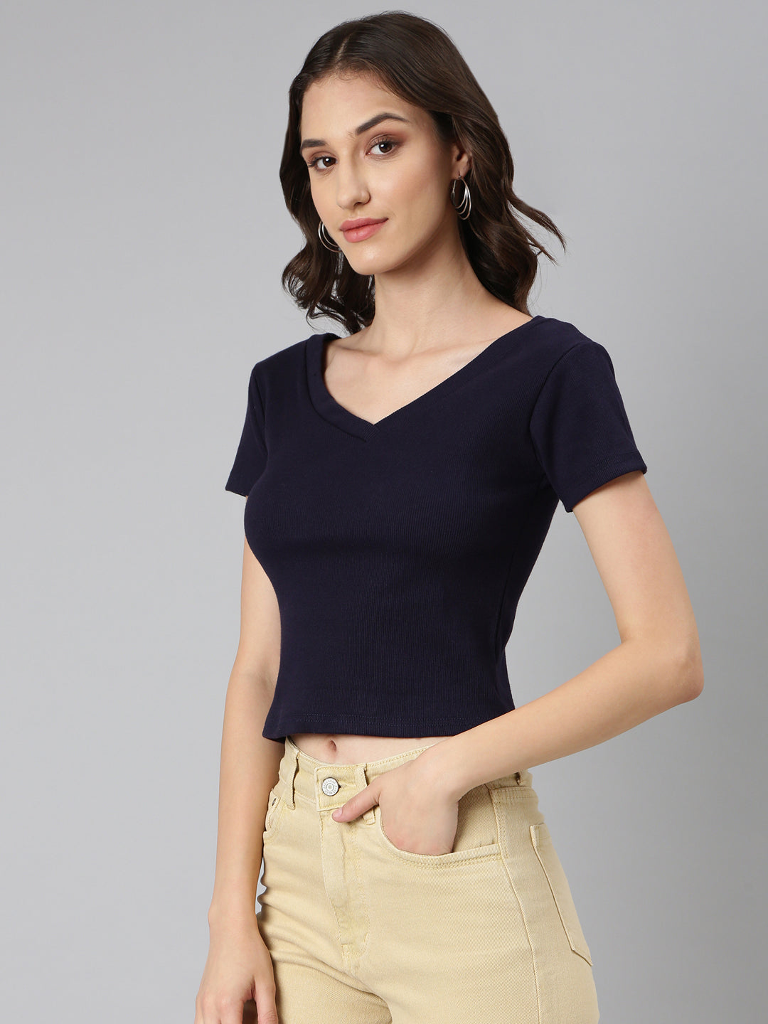 Women Navy Blue Solid Crop Slim Fit Tshirt