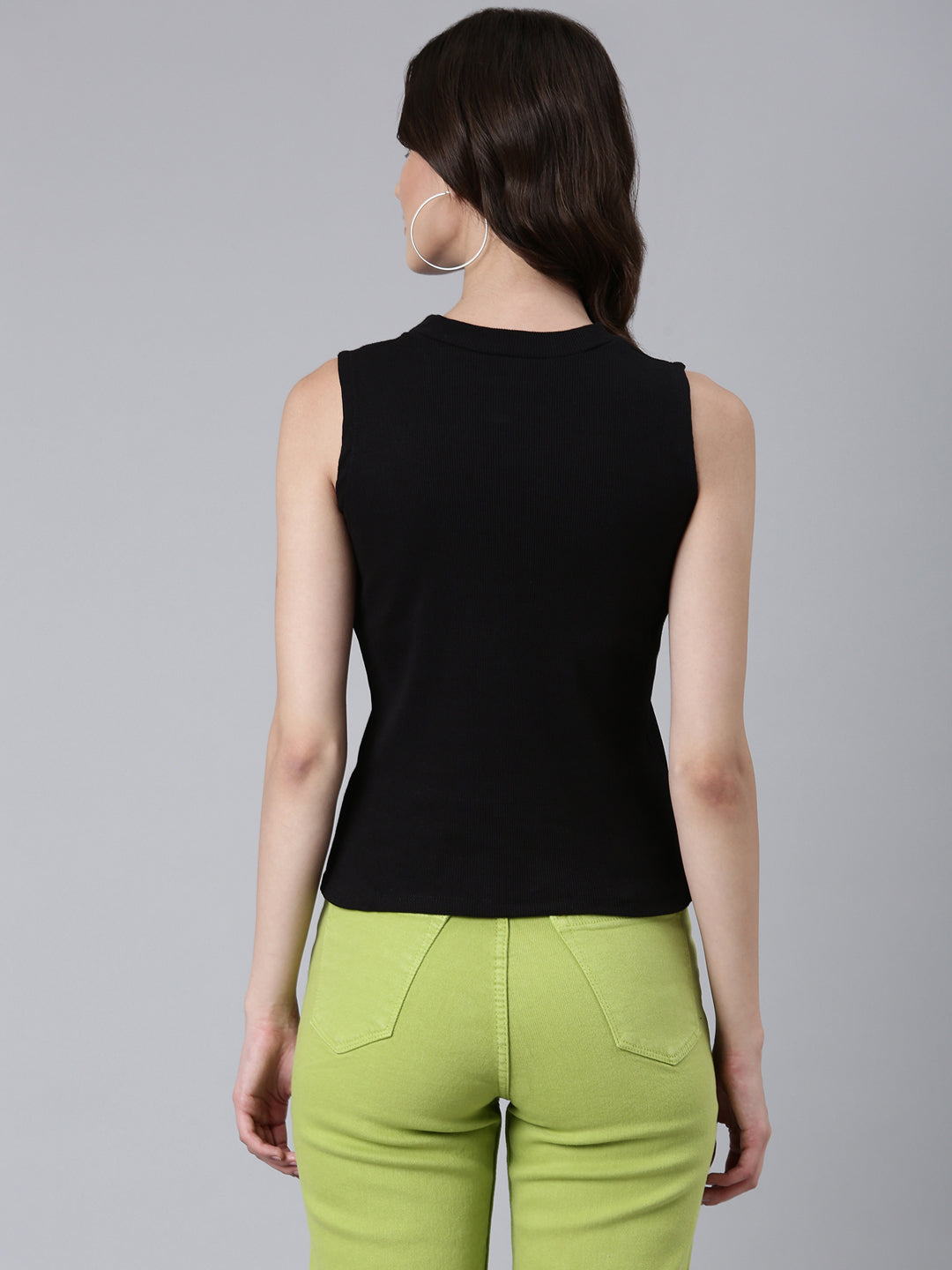 Women Black Solid Slim Fit Tshirt