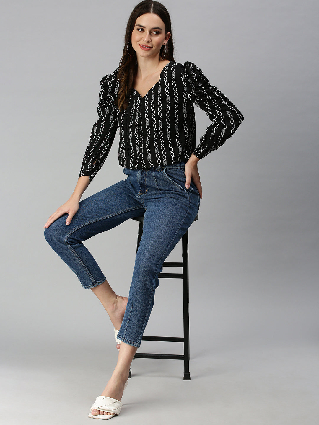 Women's Black Geometric Printed Sweetheart Neck Crepe Top