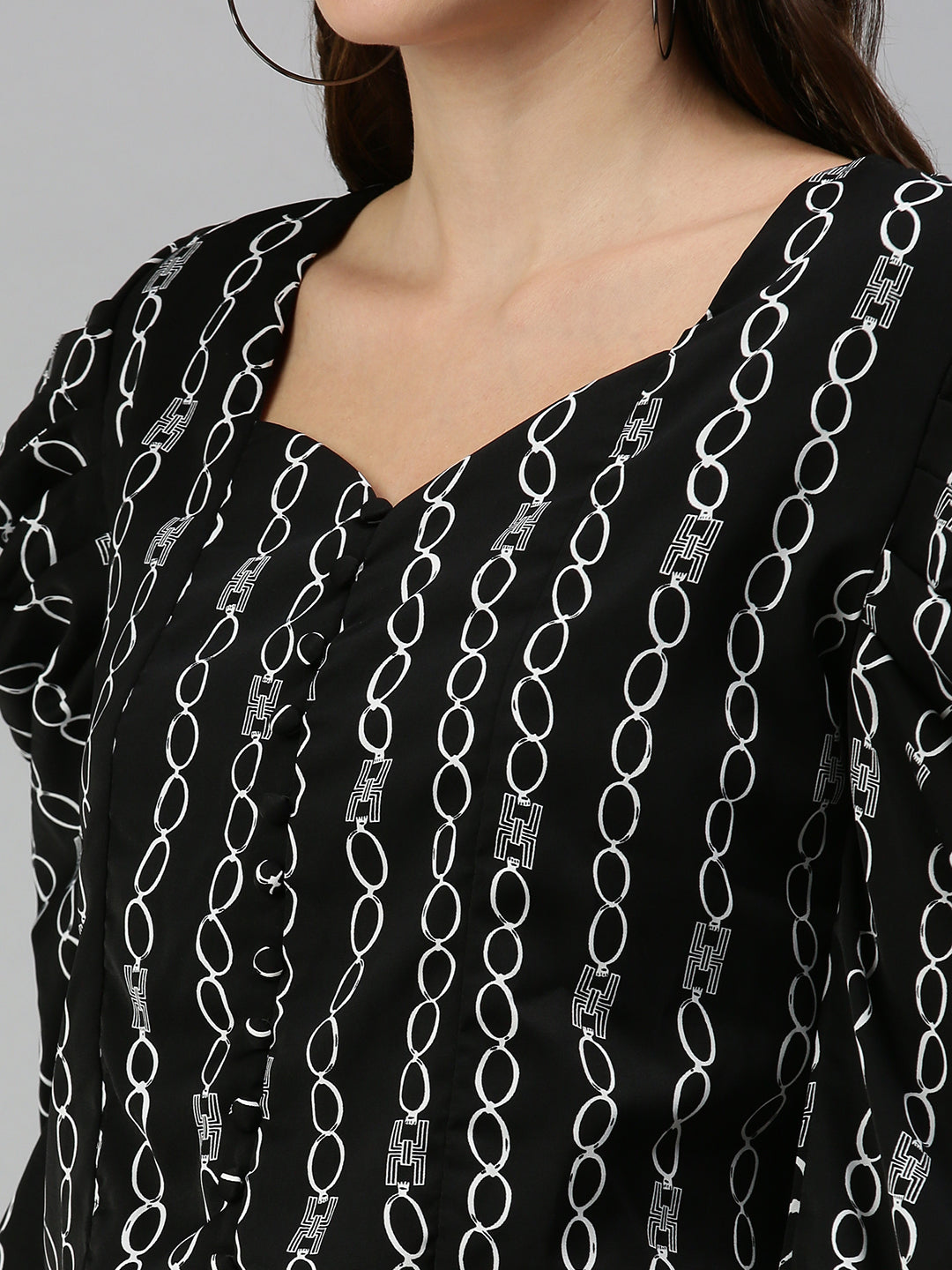 Women's Black Geometric Printed Sweetheart Neck Crepe Top