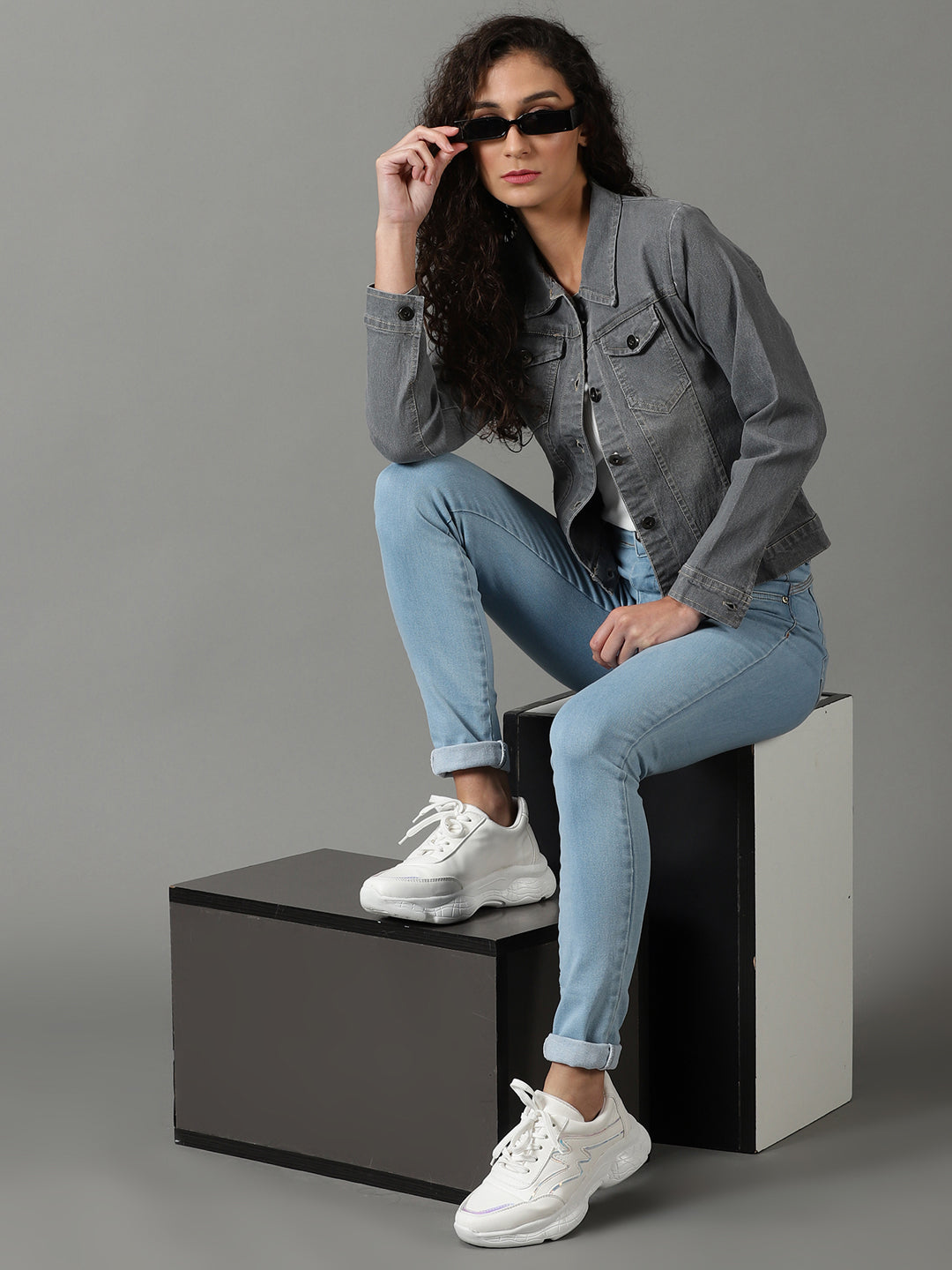 Women's Grey Washed Spread Collar Long Sleeves Denim Jacket