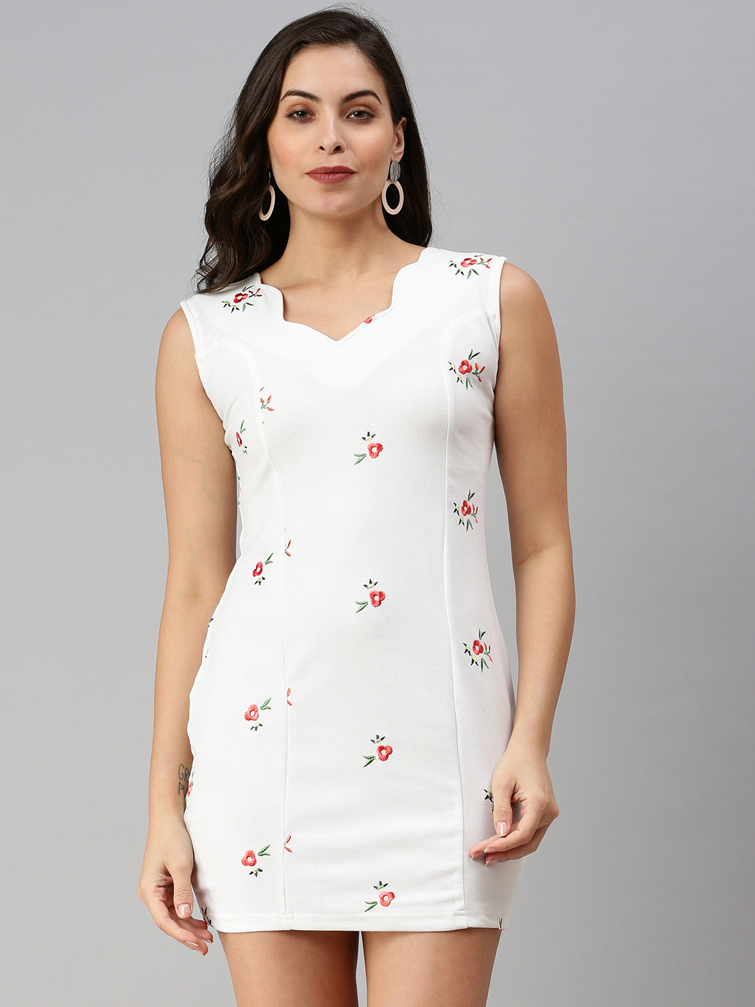 Women White Solid Sheath Dress