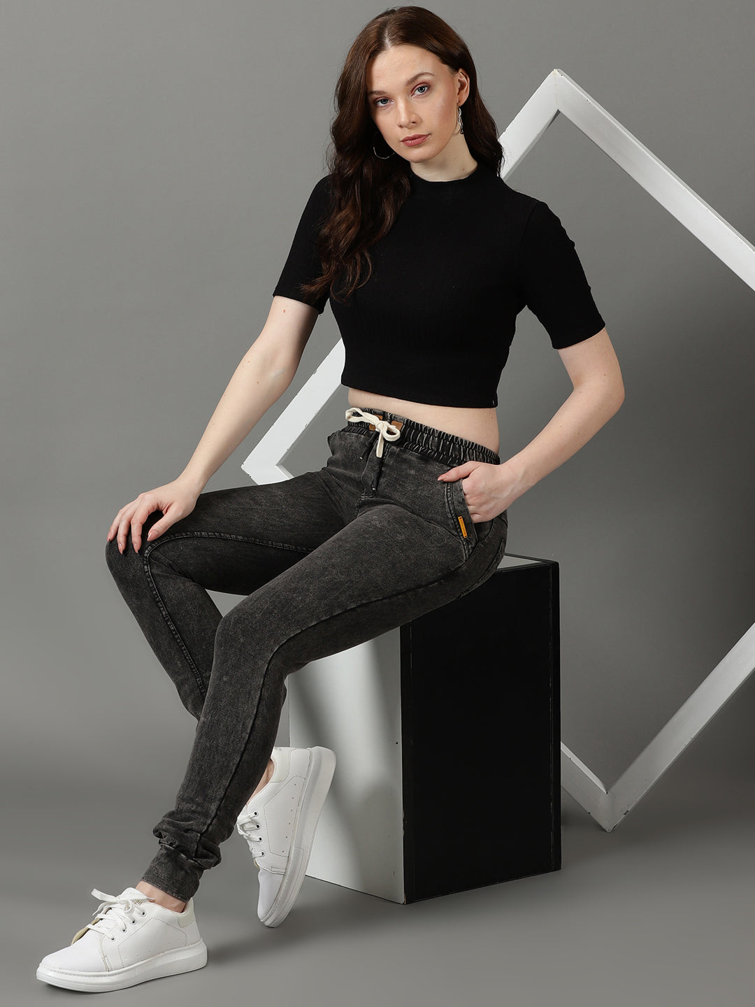 Women's Grey Melange Slim Fit Mid-Rise Joggers