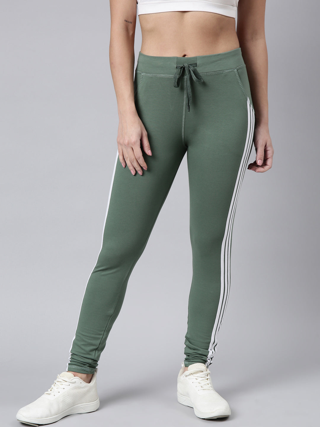 Women Solid Slim Fit Green Track Pant