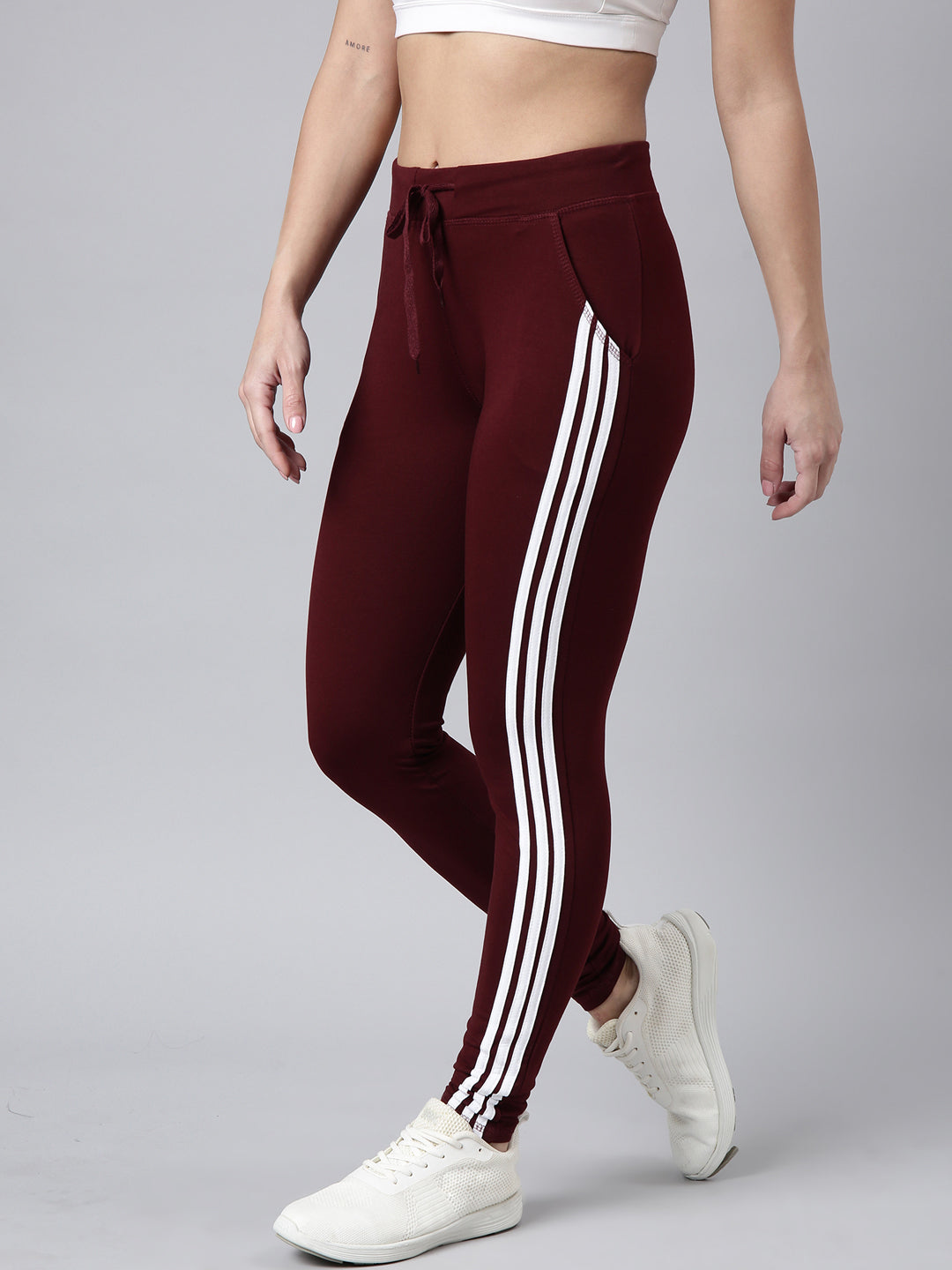 Women Solid Slim Fit Maroon Track Pant