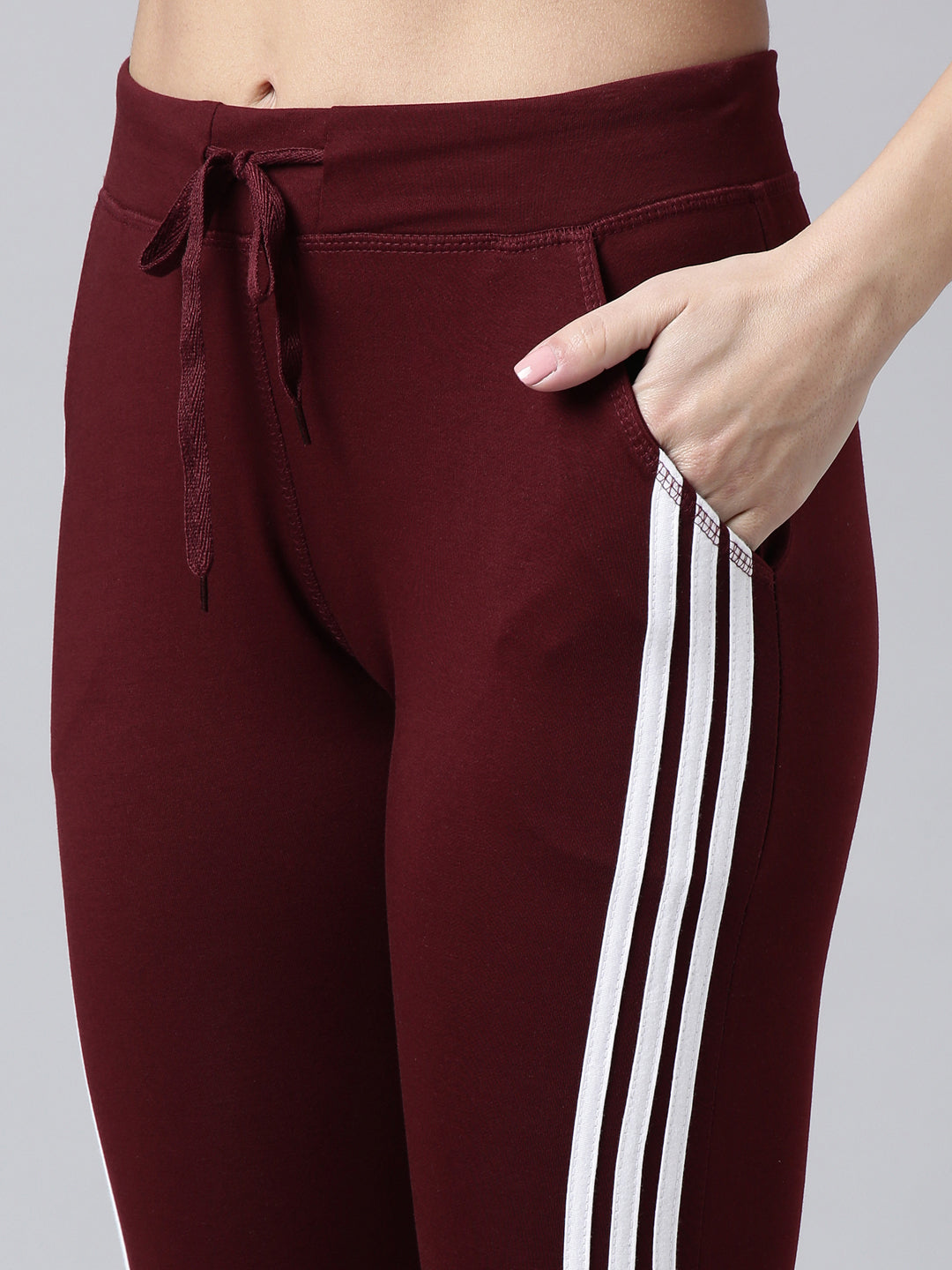 Women Solid Slim Fit Maroon Track Pant