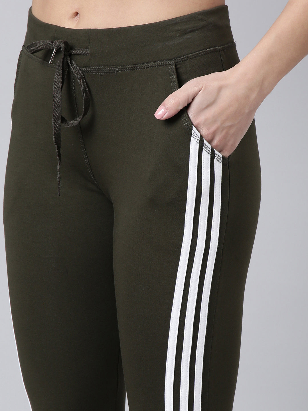 Women Solid Slim Fit Olive Track Pant