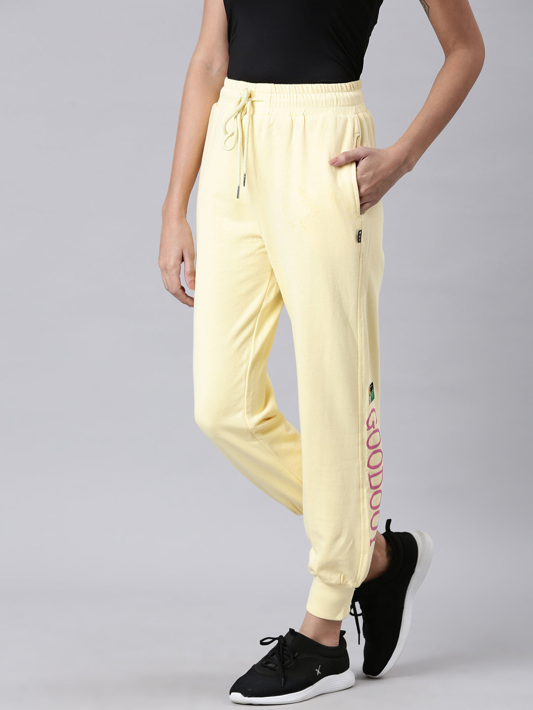 Women Yellow Solid Track Pant