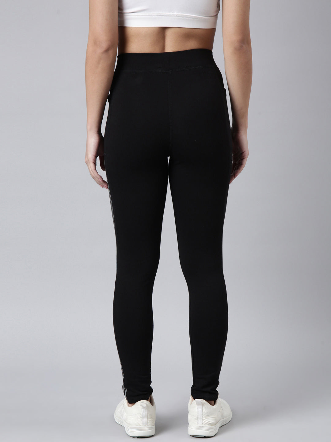 Women Solid Slim Fit Black Track Pant