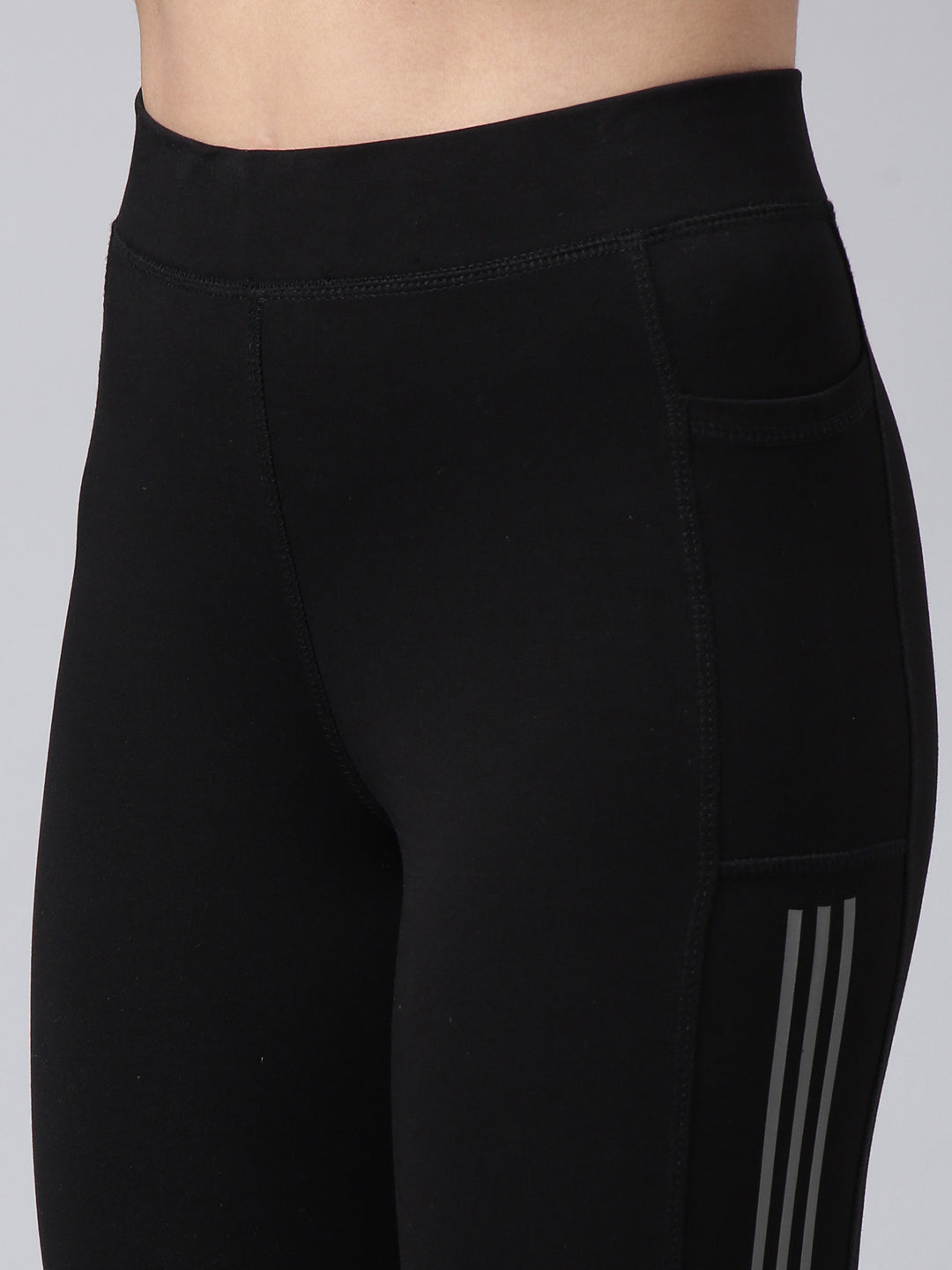 Women Solid Slim Fit Black Track Pant