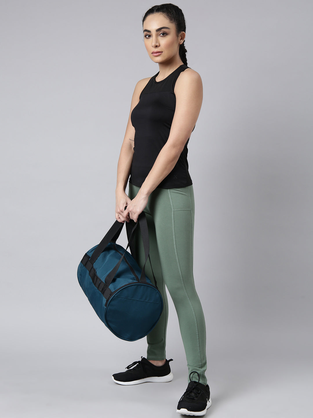 Women Solid Slim Fit Green Track Pant