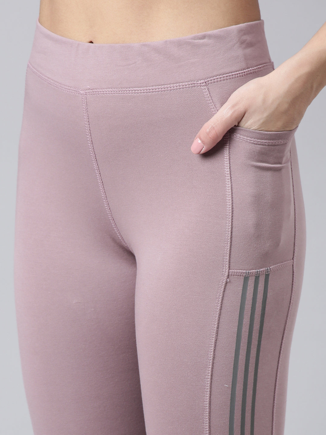 Women Solid Slim Fit Lavender Track Pant