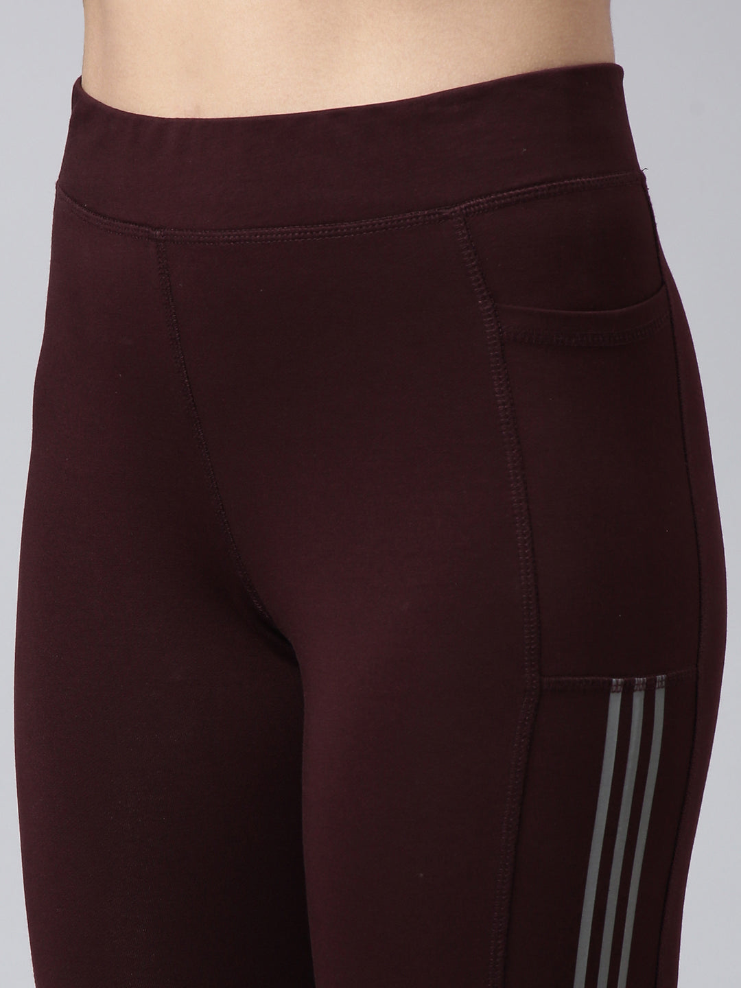 Women Solid Slim Fit Maroon Track Pant