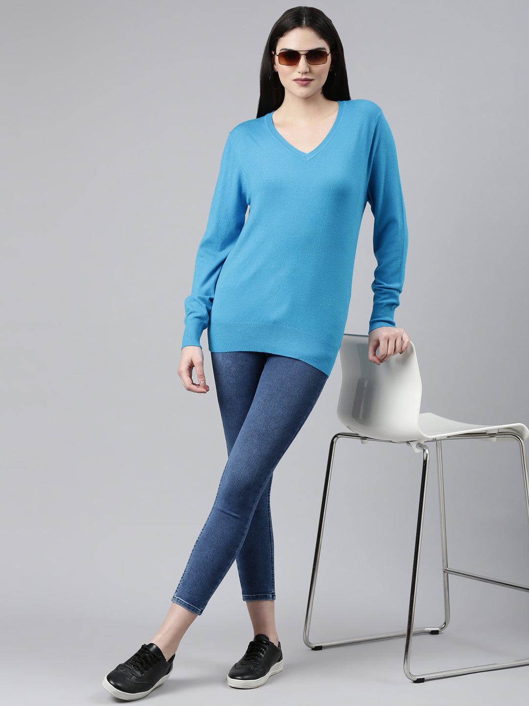 V-Neck Solid Blue Fitted Regular Top