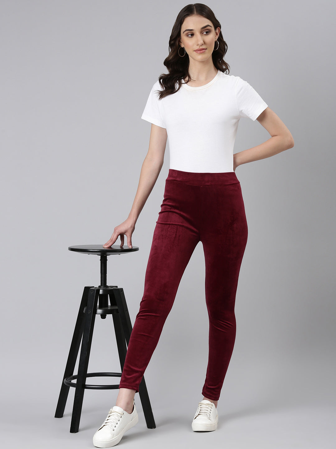 Women Magenta Solid Leggings