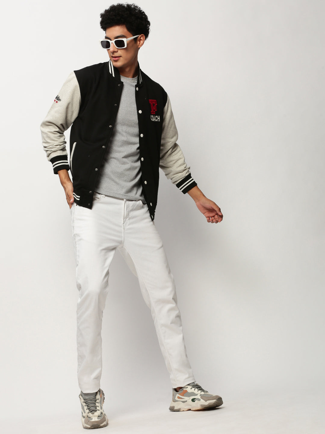 Men's Black Solid Casual Sweatshirts