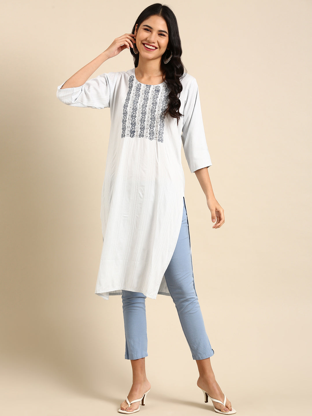 Women's Blue Solid Straight Kurta