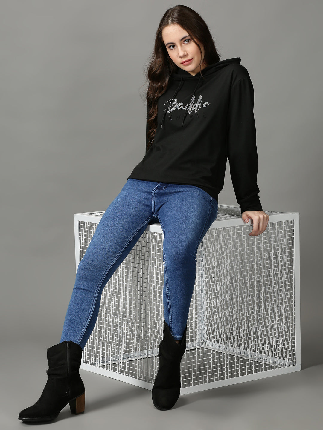 Women's Black Solid Sweatshirt