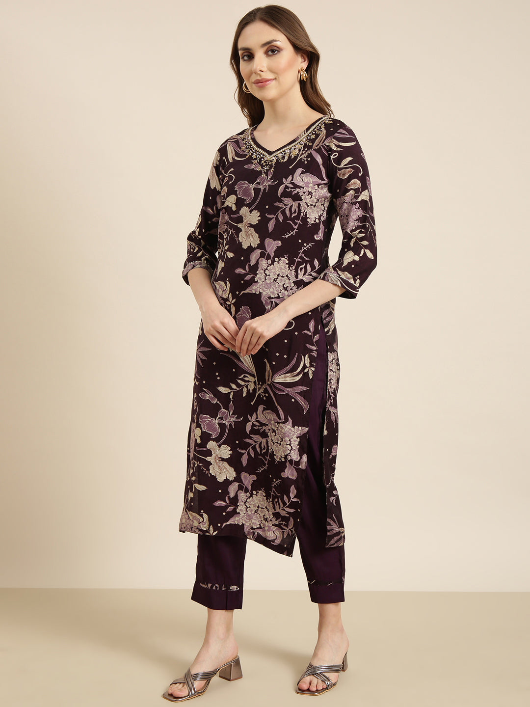 Women Straight Purple Floral Kurta and Trousers Set Comes With Dupatta