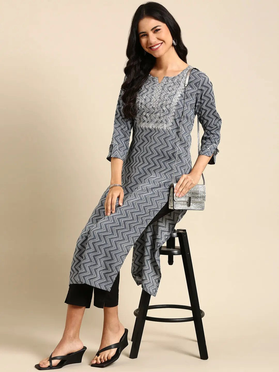 Women's Grey Printed Straight Kurta