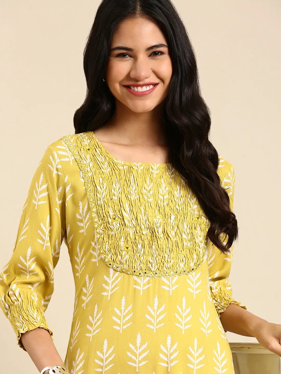 Women's Green Embroidered Straight Kurta