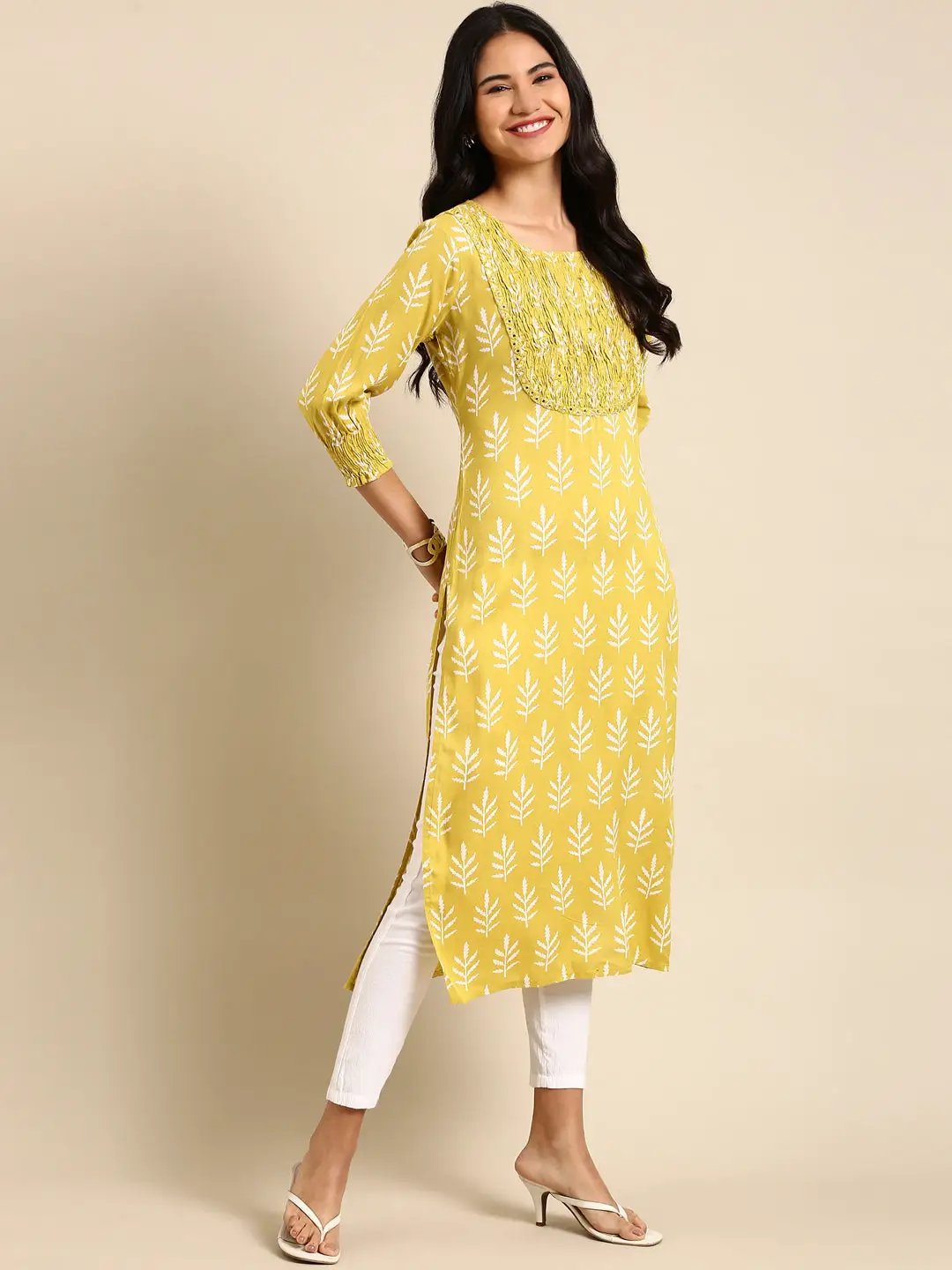 Women's Green Embroidered Straight Kurta