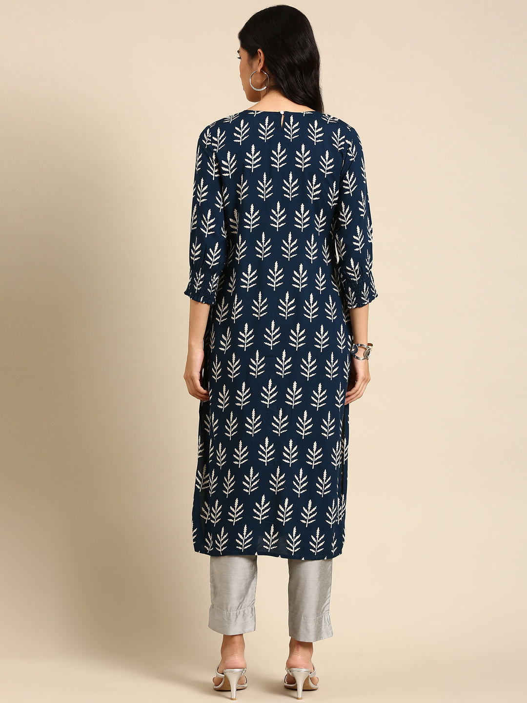 Women's Blue Embroidered Straight Kurta