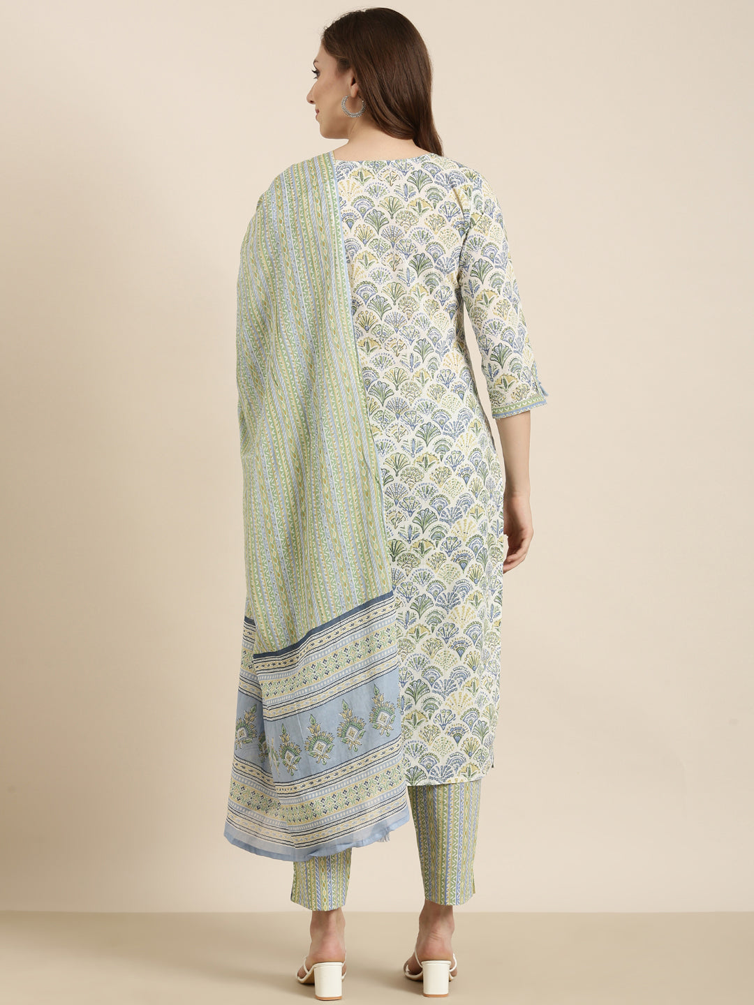 Women Straight Green Floral Kurta and Trousers Set Comes With Dupatta