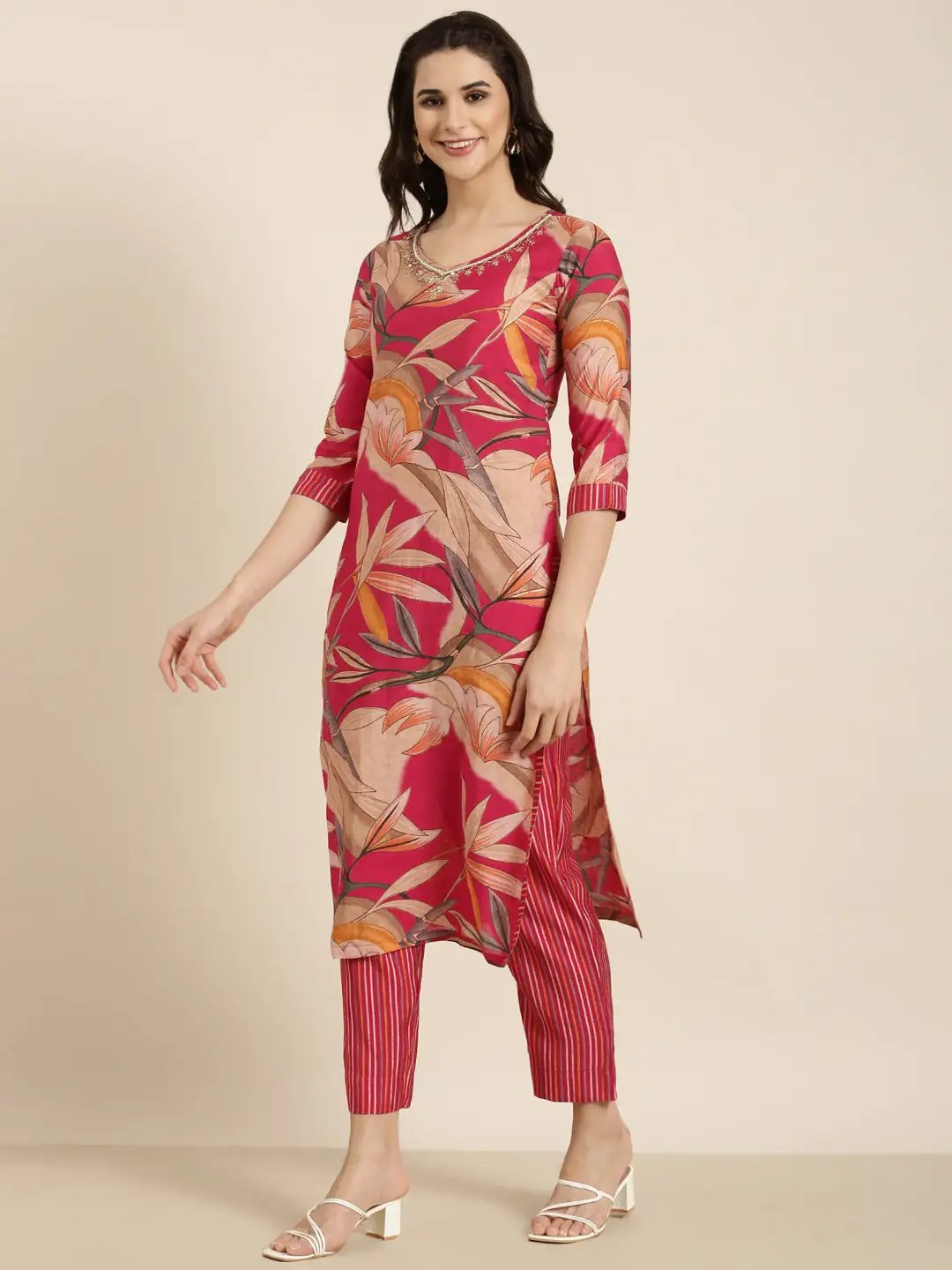 Women's Straight Pink Floral Printed Kurta Sets with Trousers & Dupatta