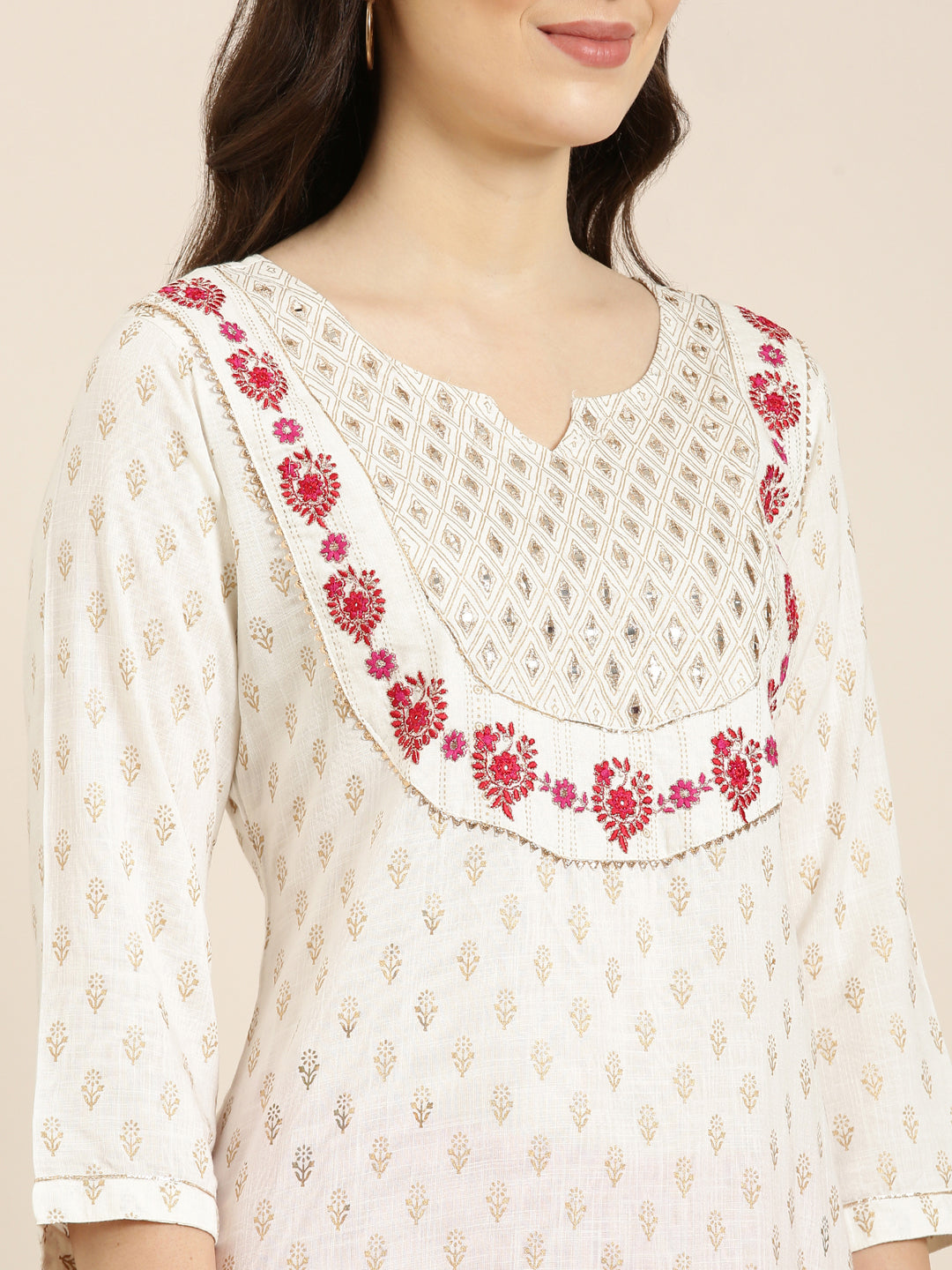 Women Off White Floral Straight Kurta