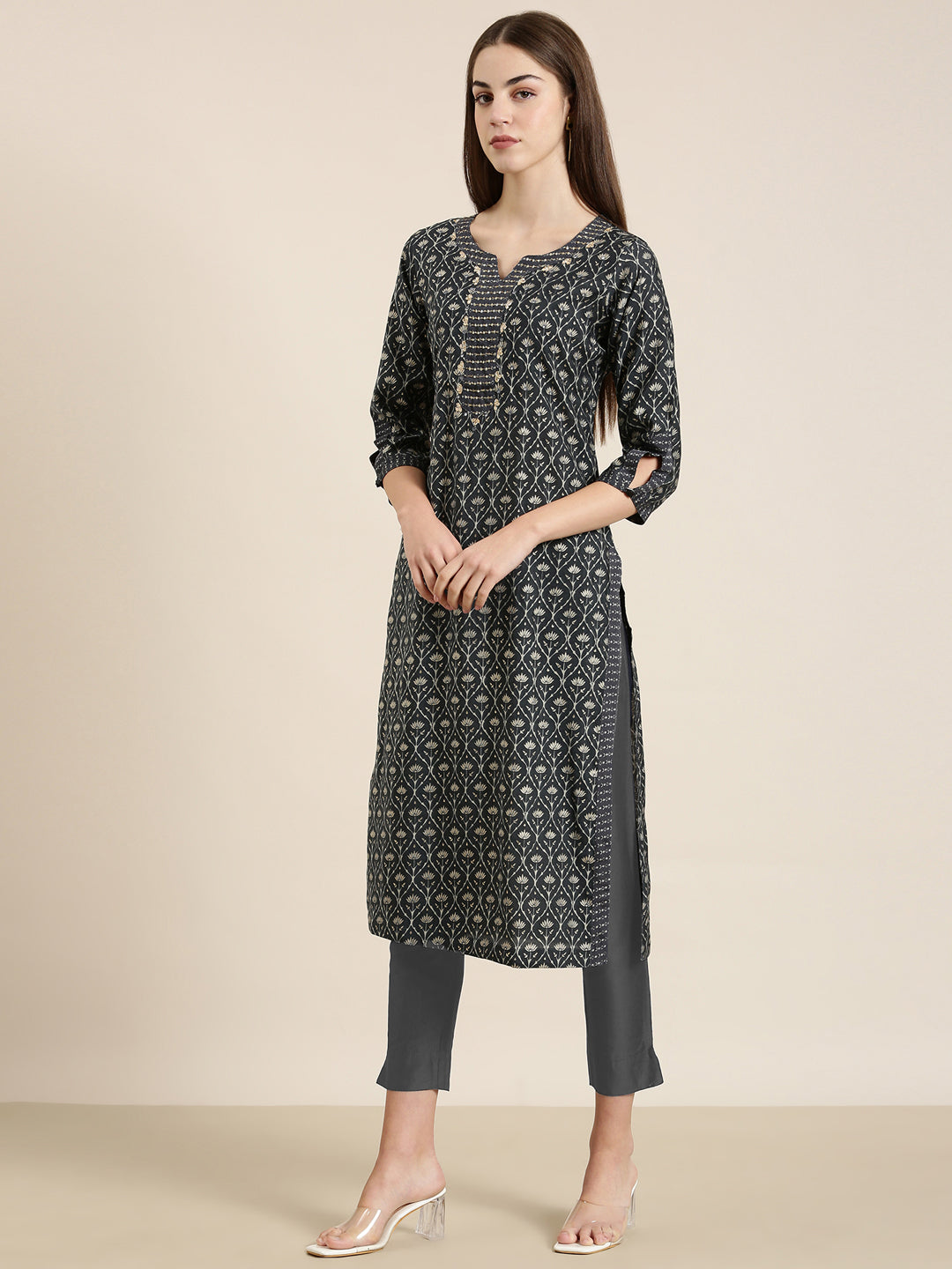 Women Grey Floral Straight Kurta