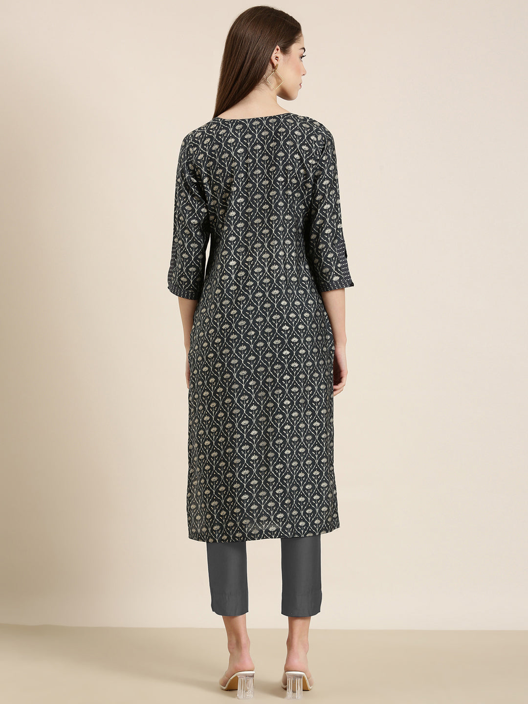 Women Grey Floral Straight Kurta