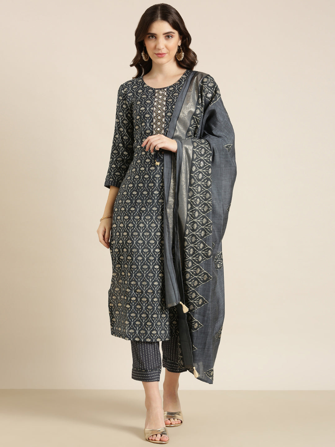 Women Grey Floral Kurta Set