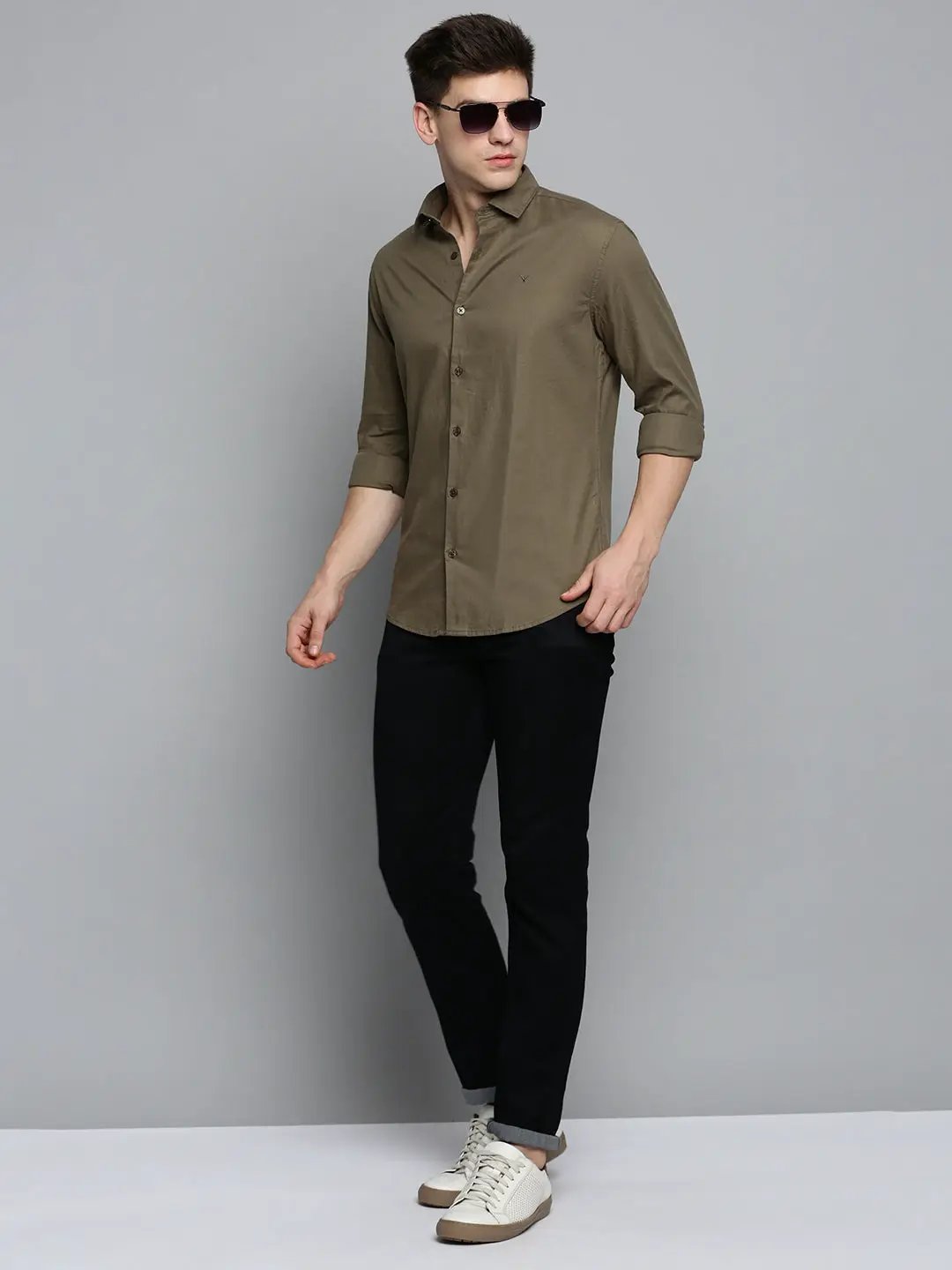 Men's Green Solid Casual Shirt